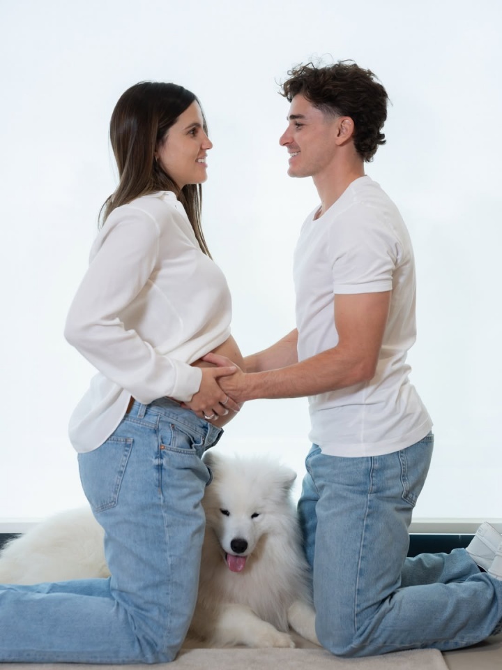 一家四口🤰🏽小蜘蛛晒女友孕照：儿子阿马德奥即将“首秀”