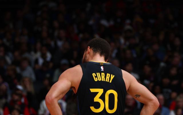 华体会在线登录-36岁库里真老了？犯错遇里程悲，勇士胜率跌破五成